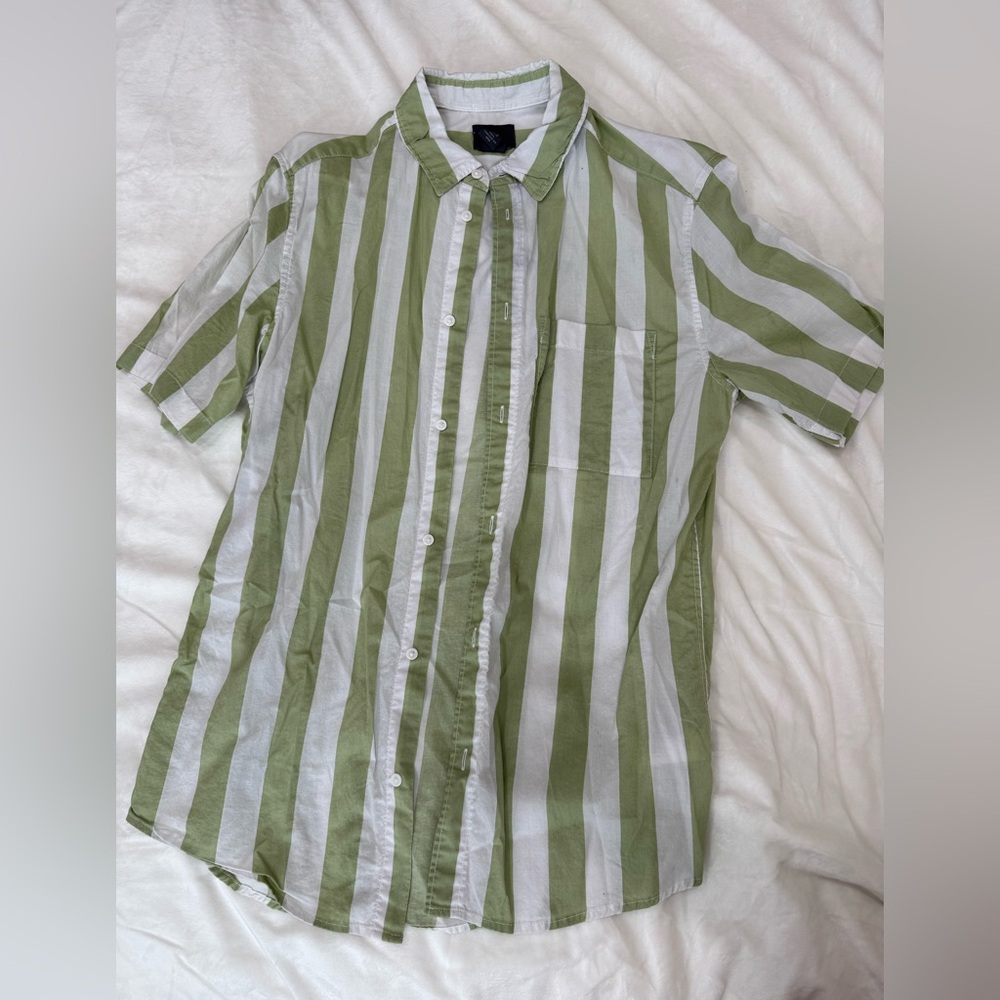 H&M button up shirt